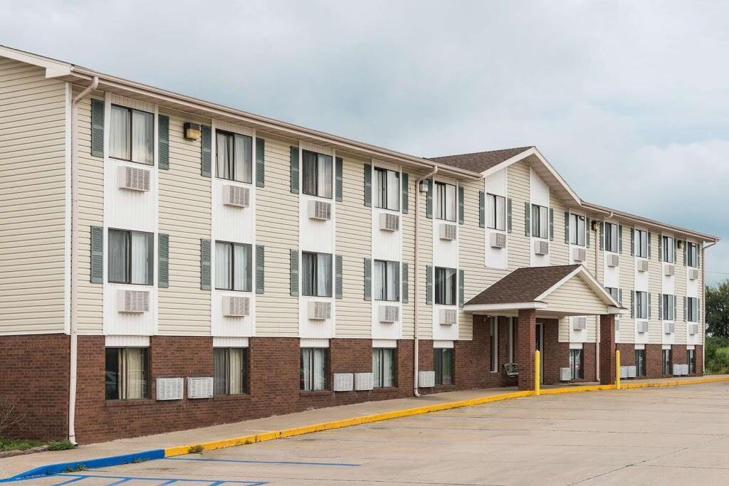 Amerihost Inn & Suites Kingdom City エクステリア 写真