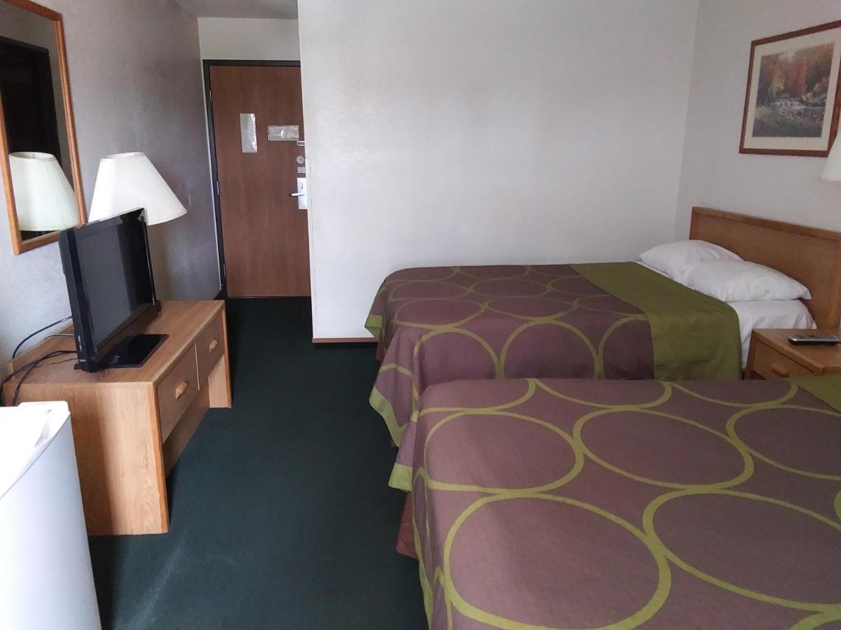 Amerihost Inn & Suites Kingdom City エクステリア 写真