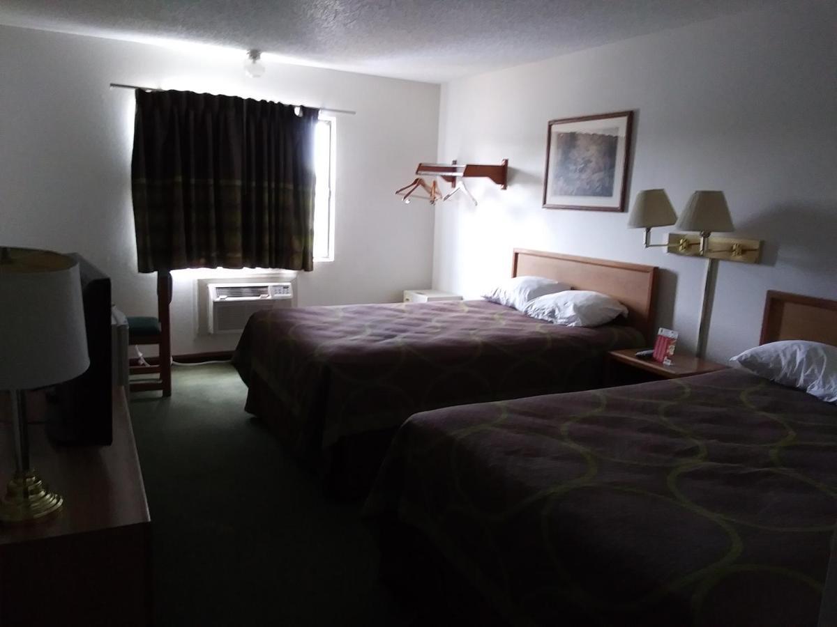 Amerihost Inn & Suites Kingdom City エクステリア 写真