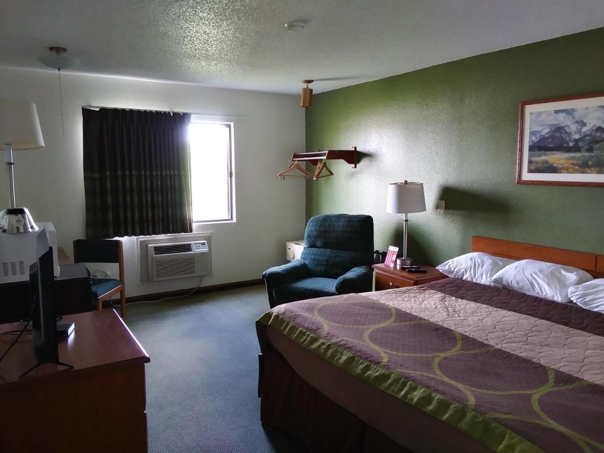 Amerihost Inn & Suites Kingdom City エクステリア 写真