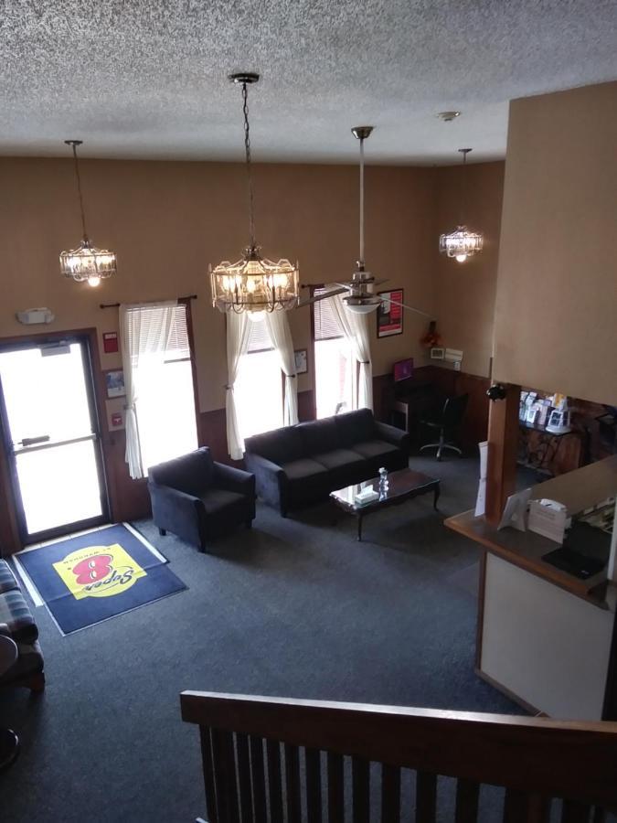 Amerihost Inn & Suites Kingdom City エクステリア 写真