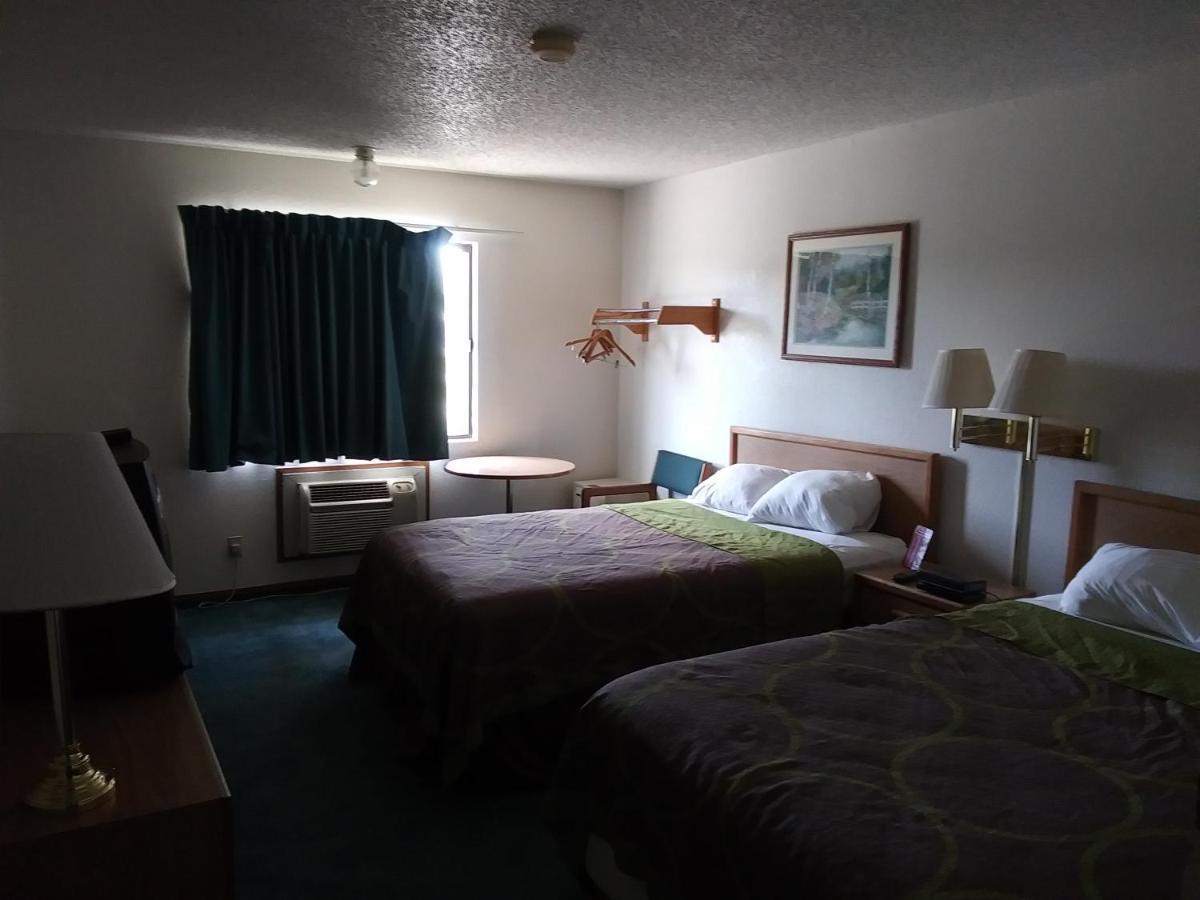 Amerihost Inn & Suites Kingdom City エクステリア 写真