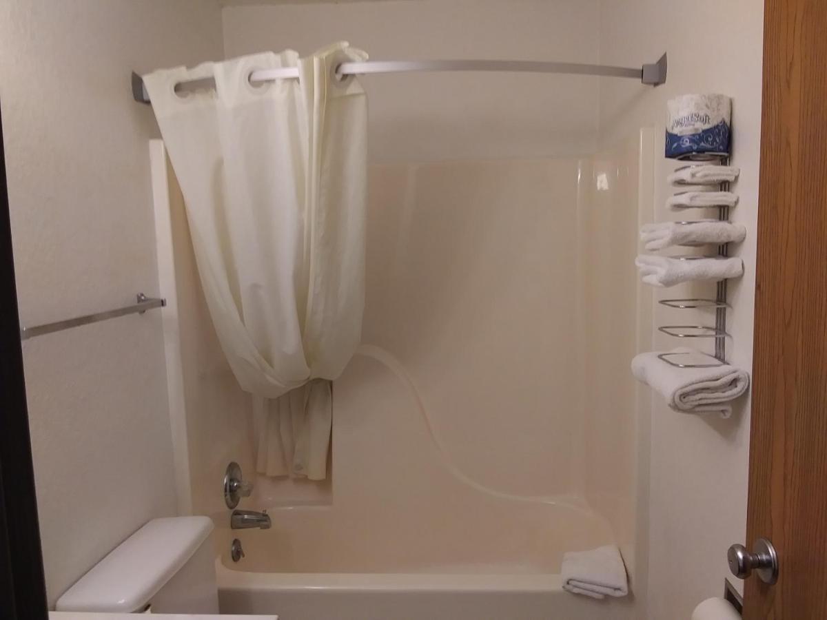 Amerihost Inn & Suites Kingdom City エクステリア 写真
